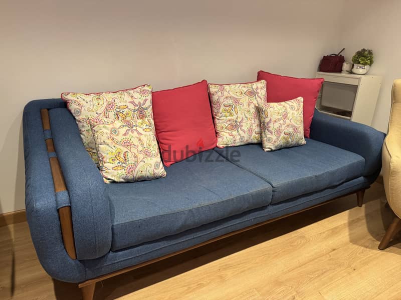 Full living room 3