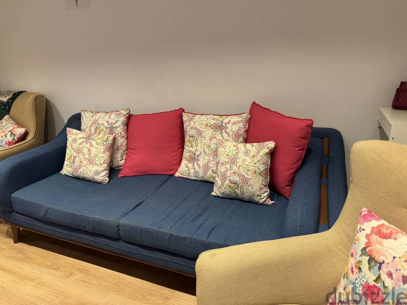 Full living room 4