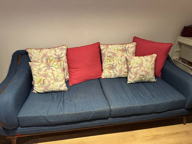 Full living room 6