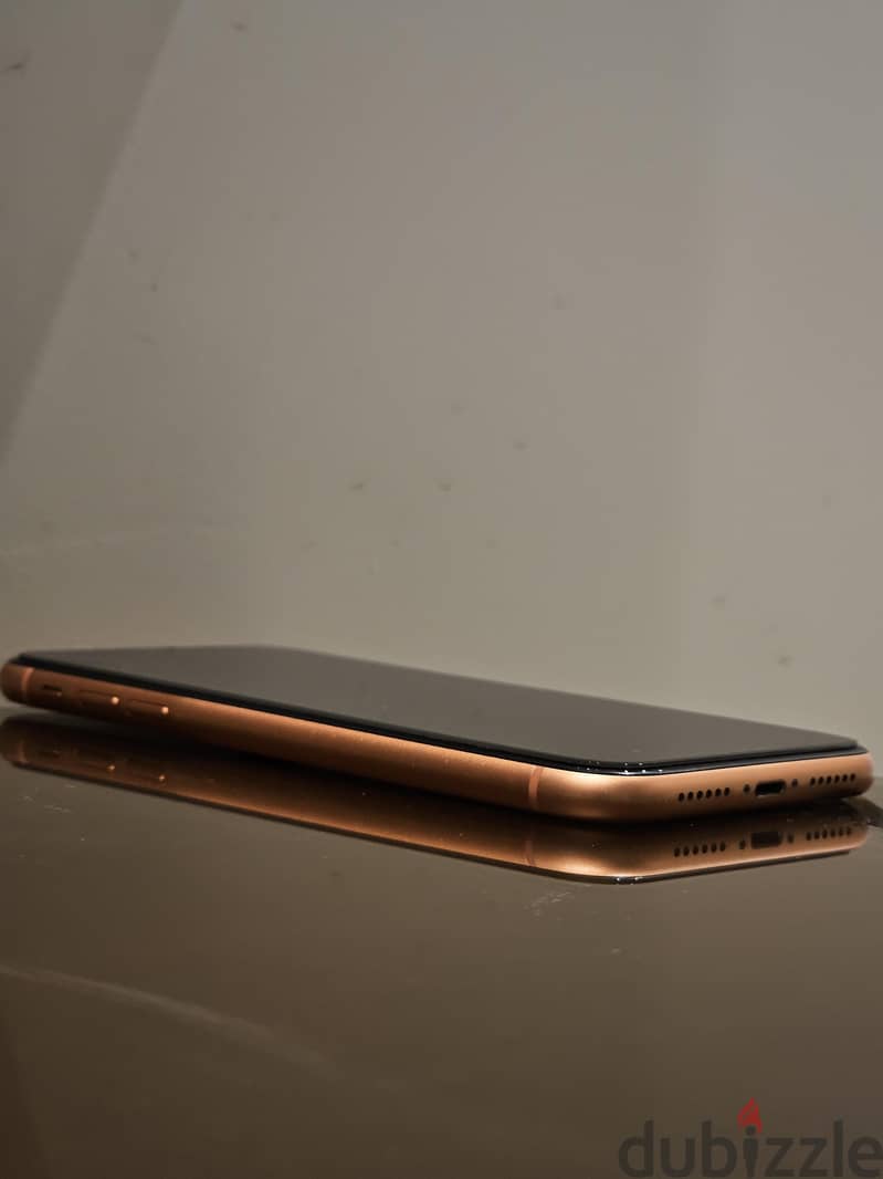 Apple - iPhone XR 1