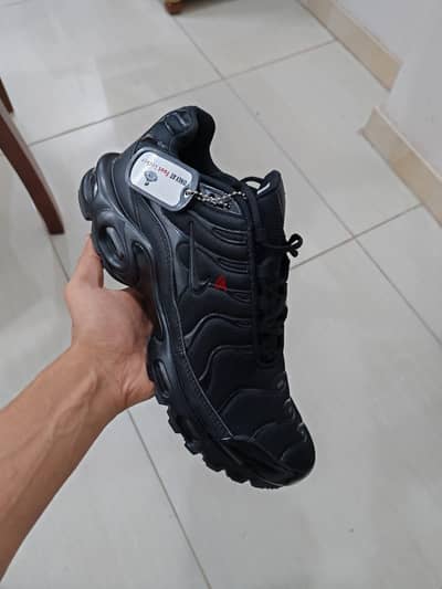 كوتش نايك ميرور اوريجينال Nike Tn  آخر قطعه