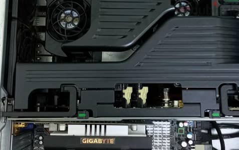 متاح رايزر z620 workstation  الاستلام على التجربه