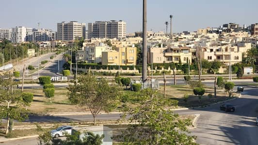 شقة مميزة للإيجار  تشطيب  ألترا سوبر لوكس - الحي السابع من ارقى احياء الشيخ زايد