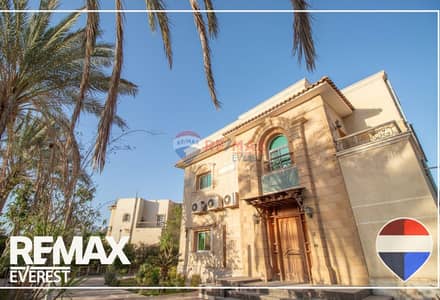 فيلا للبيع في موقع مميز – كمبوند Beverly Hills