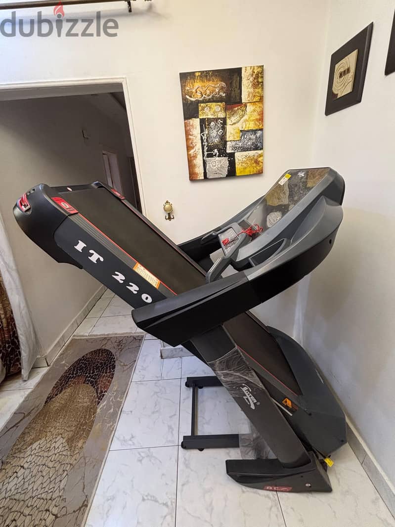Treadmill - used for 2 months 1
