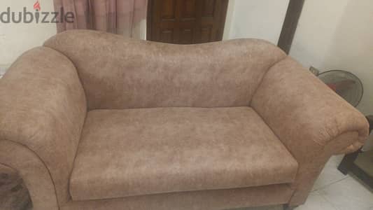 طقم أنتريه كلاسيك بحالة ممتازة – 4 قطع