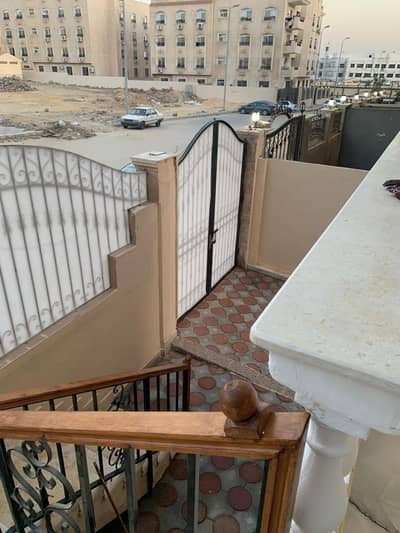 شقة للايجار في الحي 16 م 2 بالشيخ زايد بجاردن تشطيب مودرن و لوكيشن مميز و فيو رائعApartment for rent in District 16, Sheikh Zayed (Garden area