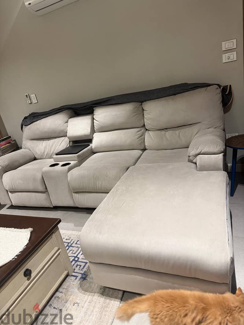 Sofa hub 1
