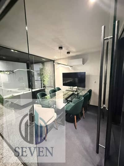 *Ultra-modern office for rent, 200 sqm, Degla Maadi, prime location for major companies at a unique price*