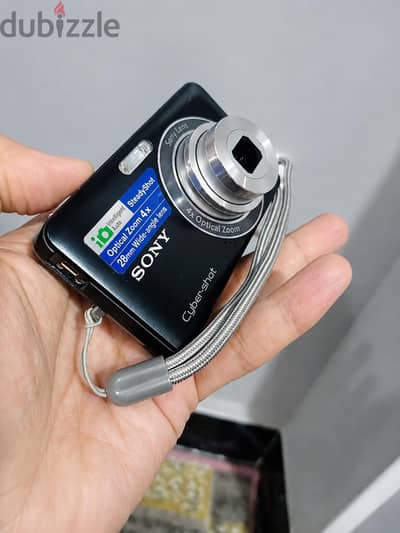كاميرا سوني Sony Cyber-shot 12.1 MP بحالة الزيرو متفتحتش نهائياً