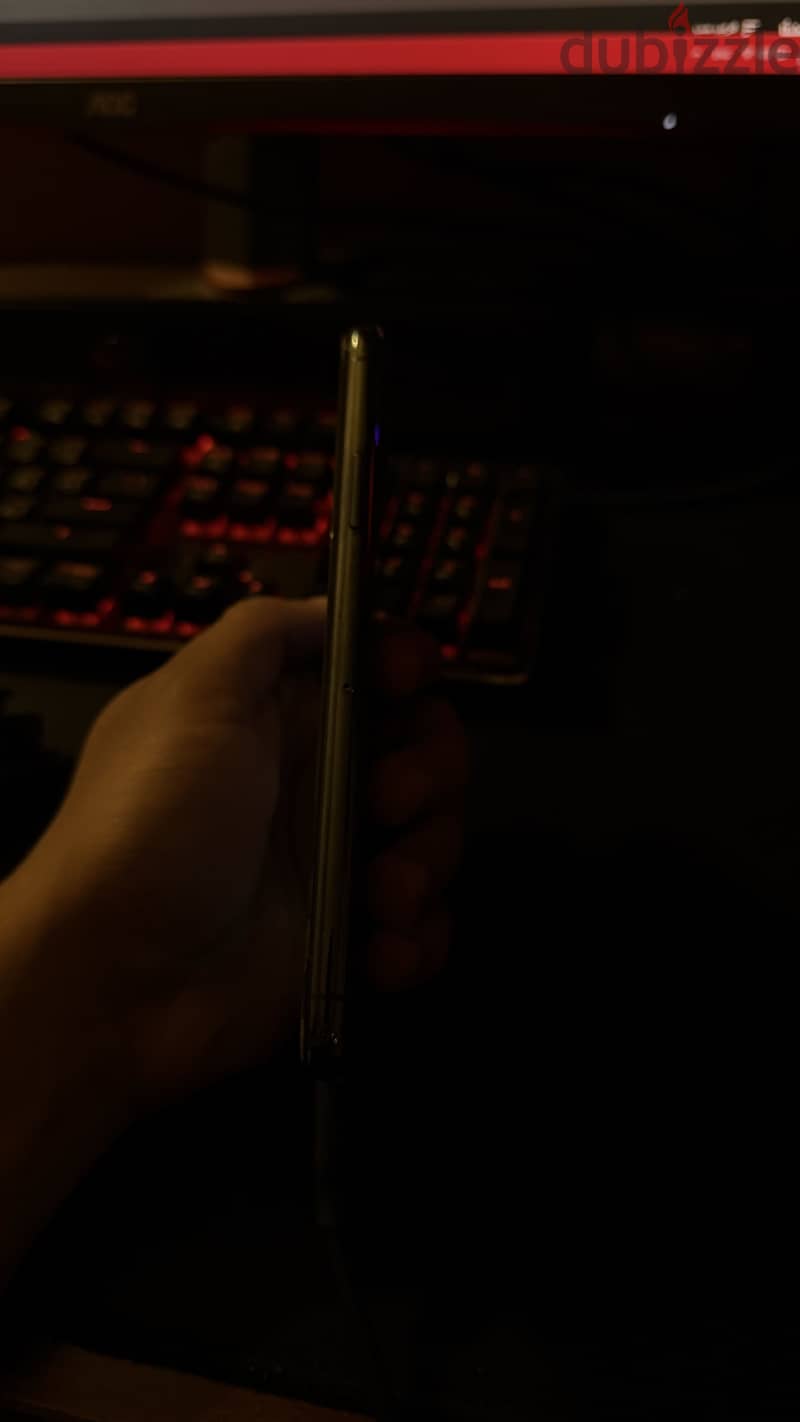 Apple - iPhone 11 Pro Max 2