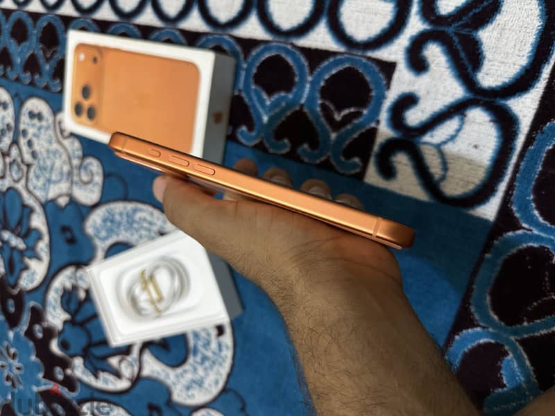 Apple - iPhone 17 Pro Max 1