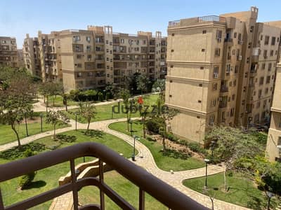 شقه للايجار مفروش بمدينتي B6 لقطه