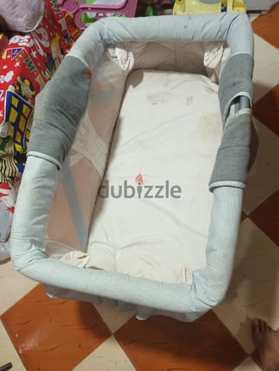 سرير اطفال