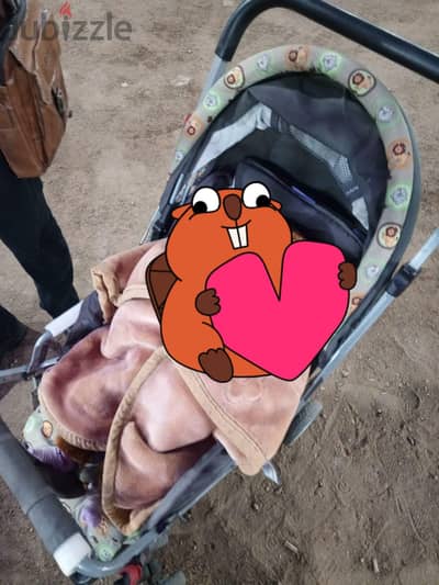 عربة أطفال للبيع جيدة الحالة
