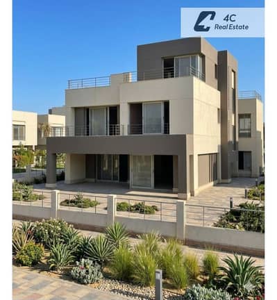 بأقل سعر كاش فيلا للبيع ٨٠٠ م دايركت علي club house جاهزة ع السكن في كومباند بالم هيلز التجمع الخامس القاهرة الجديدة