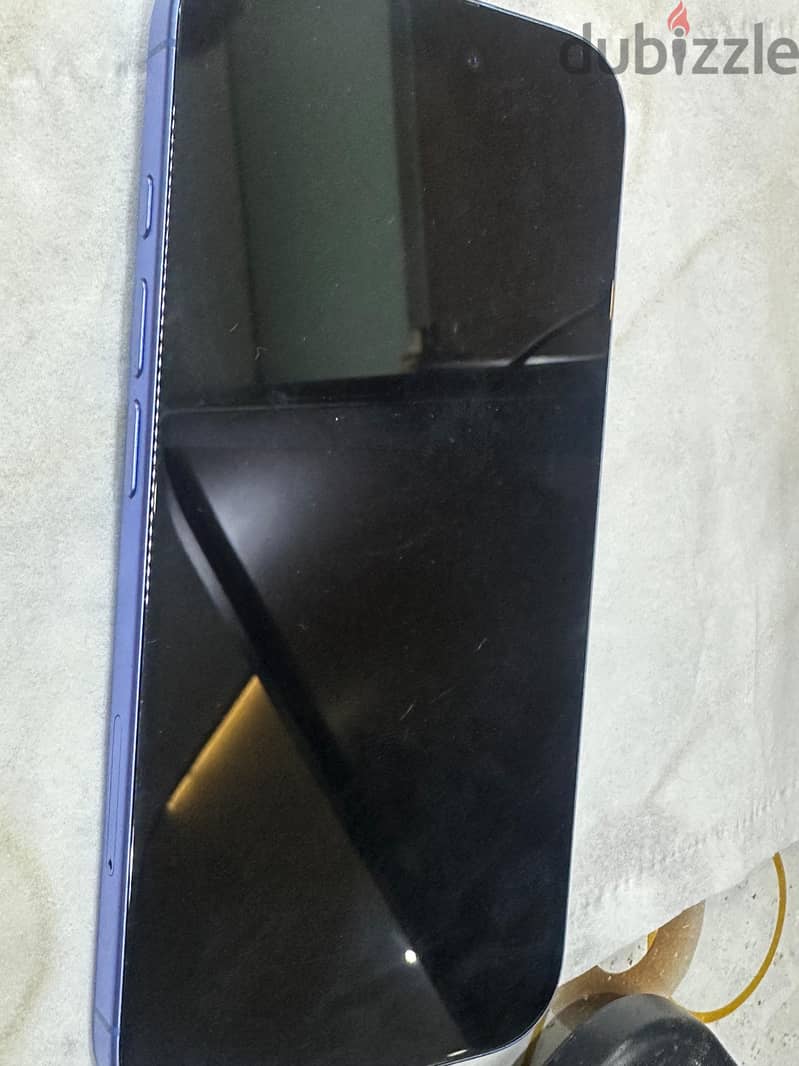 ايفون ١٦ عادي 3