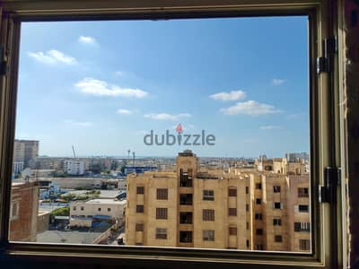 لقطة للبيع في توسون بجانب مرور توسون