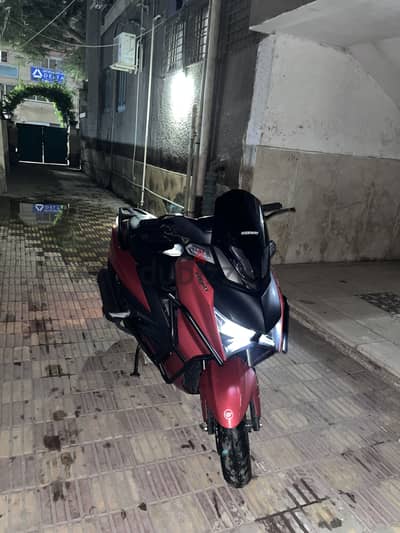Keeway maxmius 200i