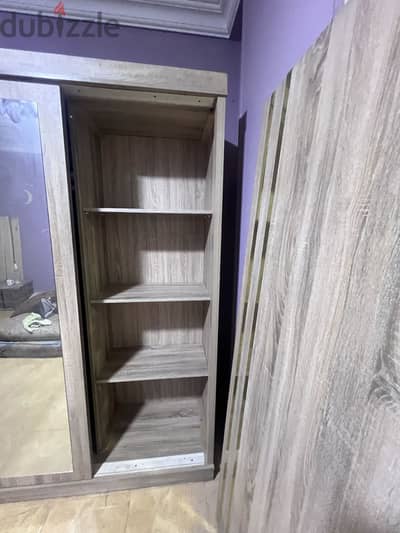 دولاب جرار بمراية 203×55 سم – حالة ممتازة
