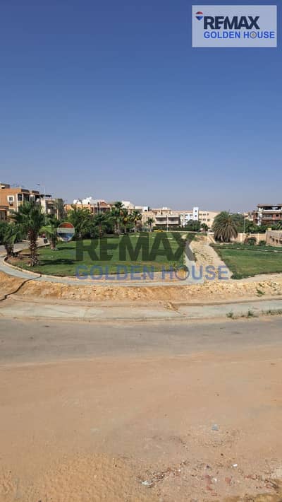 235 SQM in the Seventh District Villas. . First upper floor with a full villa frontage and garden view, 3 bedrooms including a master, spacious recepti