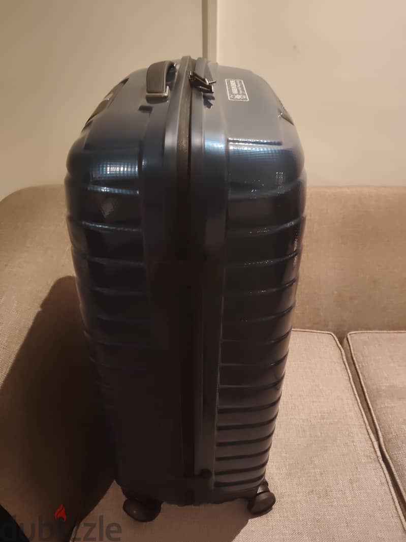 Samsonite medium made in Europe 3
