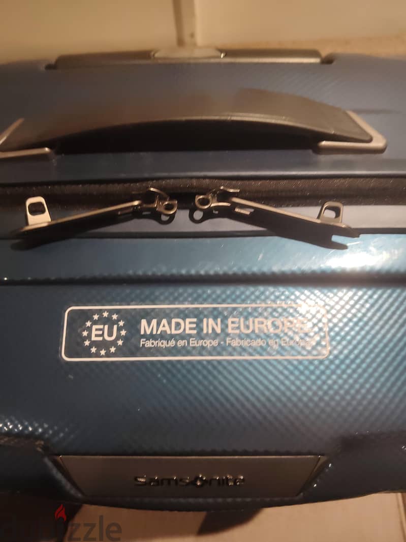 Samsonite medium made in Europe 4