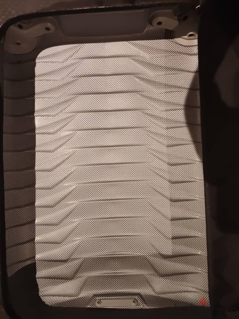 Samsonite medium made in Europe 12