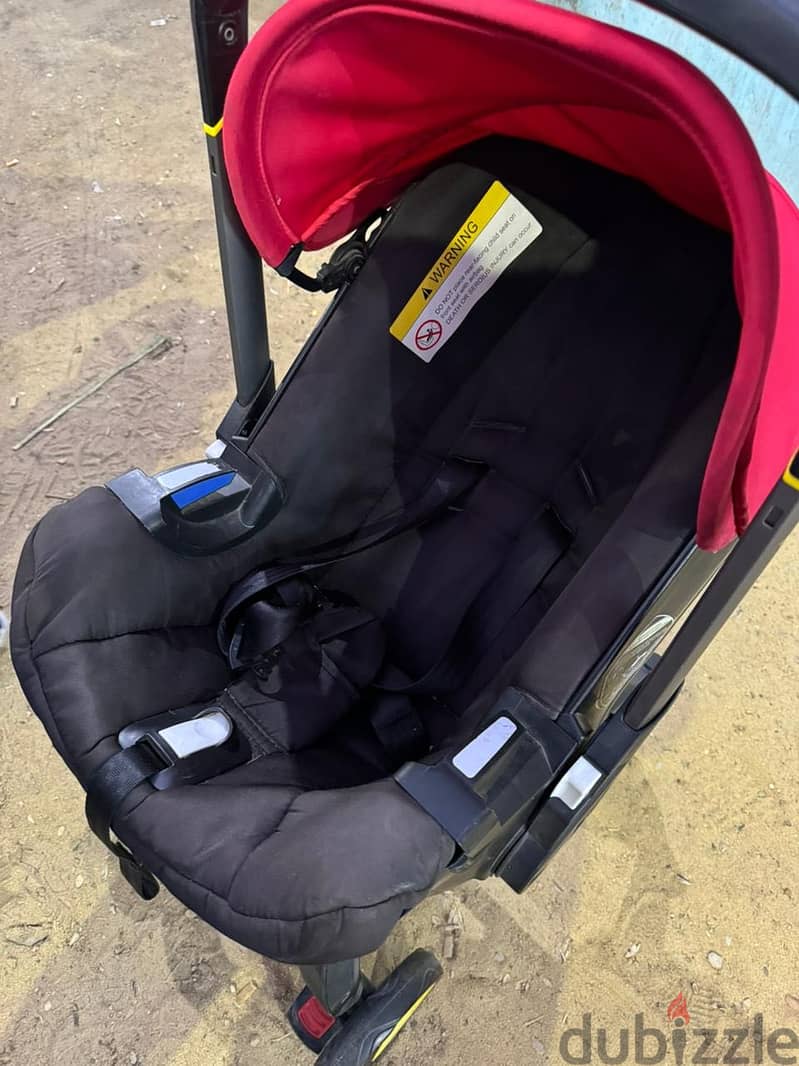 Stroller can be turned into  at seat 1