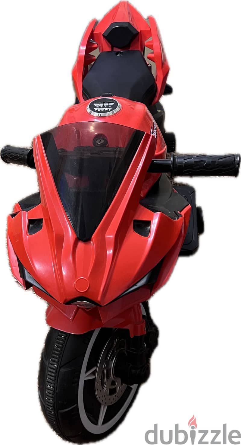 Slightly used large motorcycle 2