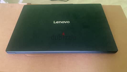 * Lenovo IdeaPad Slim 3 15IRH10
