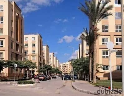 80m Ultra Super Lux Apartment for Sale Cash 1,800,000 in Degla Gardens Compound, October Gardens, Fourth Floor, Immediate Delivery, Near Al-Wahat Road and Zewail University, and 24/7 Security