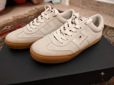 شوز  Tommy hilfiger Original . .