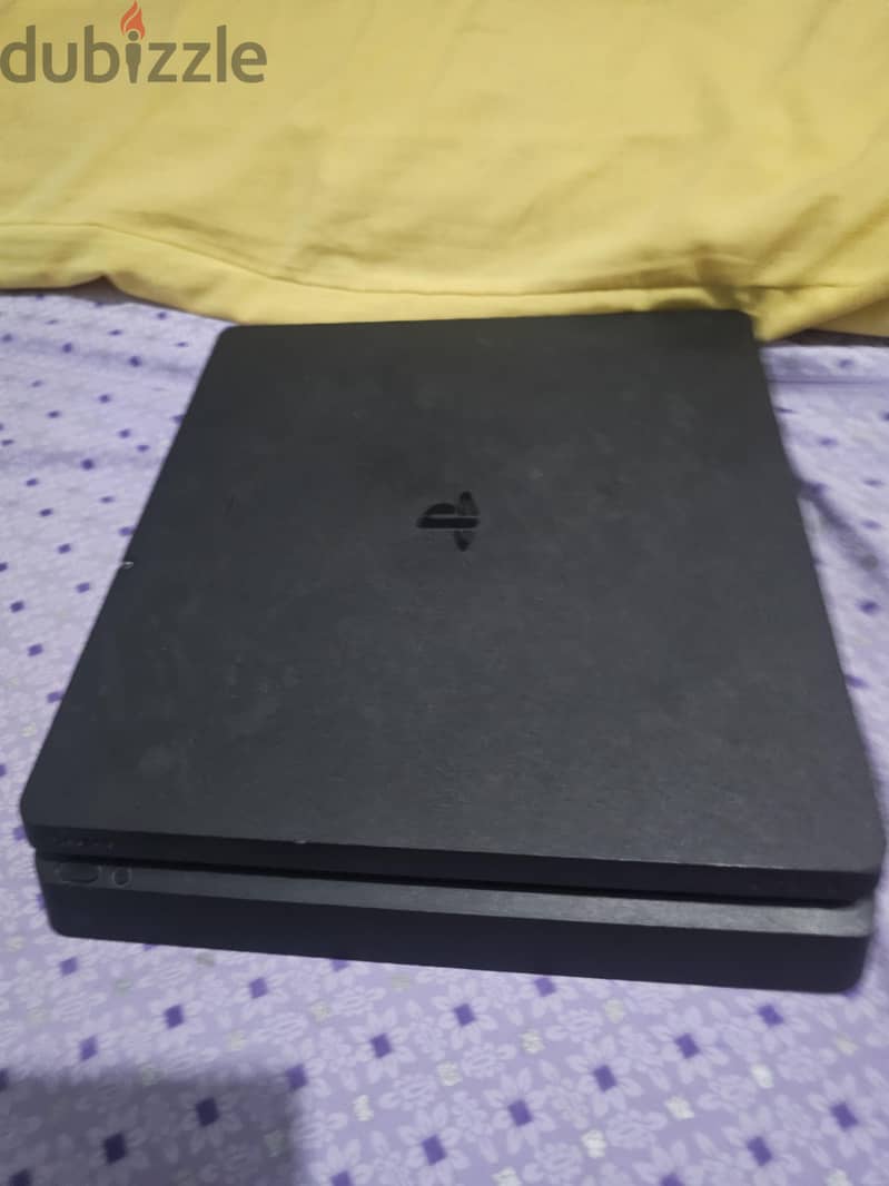 Playstation 4 slim 1TB 3