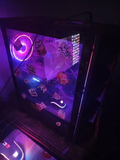 pc للتبديل ب لاب توب او للبيع