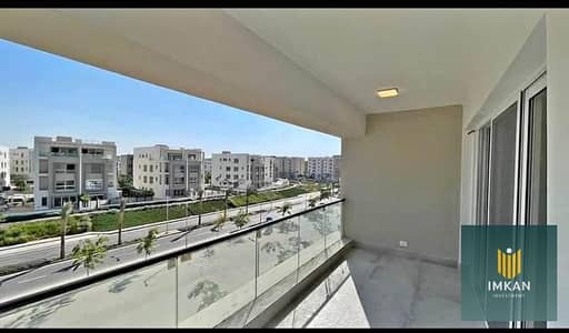 Fully finished apartment for sale, ready to move in, with a down payment as low as 650,000 EGP and the rest payable over an extended period. Located i