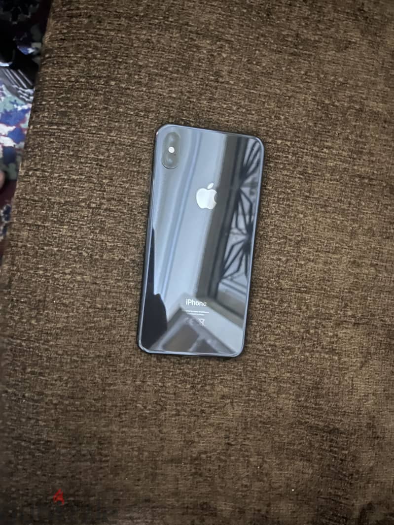Apple - iPhone XS Max 1