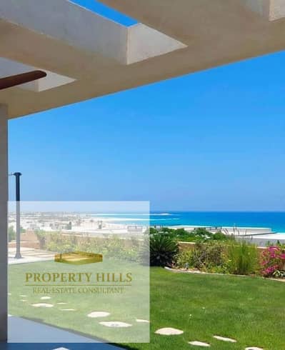 Last villa, fully finished and ready to move in, with direct sea view.