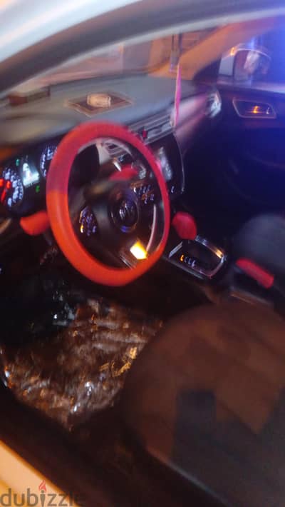عربيه ام جي فيف للبيع ماشيه ١٦٠٠٠٠ ميه وستين الف كيلو