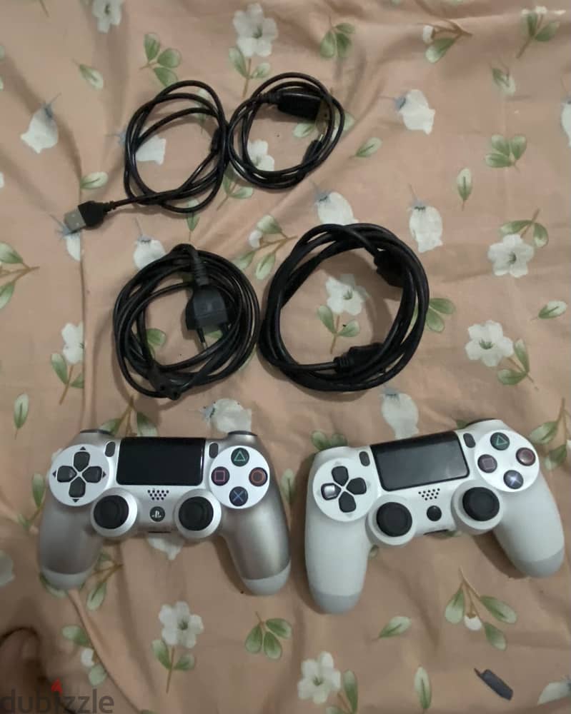 PS  Four  Normal 1