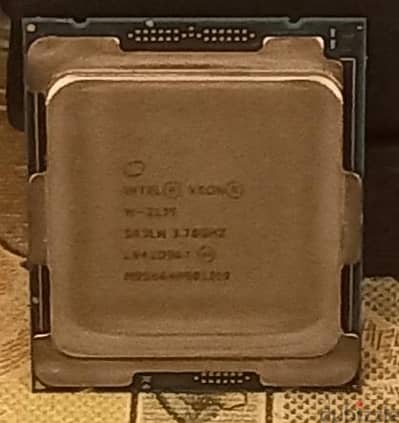 للبيع معالج؛Intel Xeon W-2135 مستعمل بحاله ممتازه