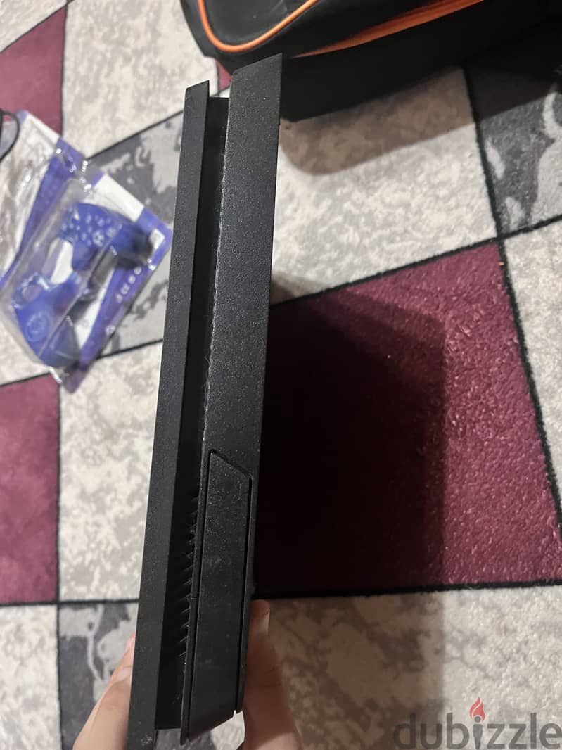 Ps4 slim 4