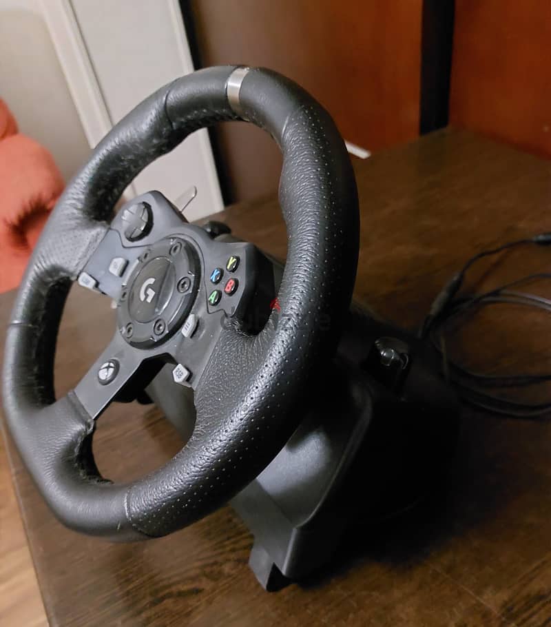 Logitech G920 Steering Wheel + Shifter 1