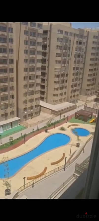 شقة للايجار الفاضي قانون جديد بموقع متميز بزهراء المعادي كمبوند تيجان 2 ڤيو بحيرات اول سكن بالمطبخ خلف نادي وادي دجله بالقرب من مجمع المدارس