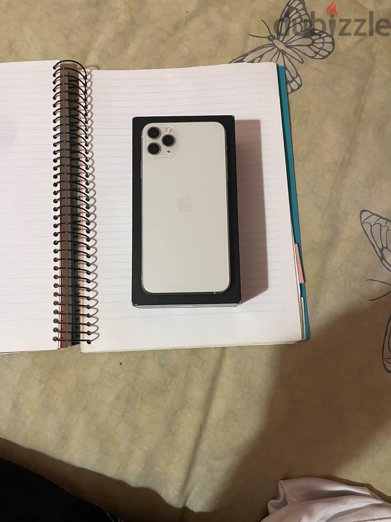 Apple - iPhone 11 Pro Max 2