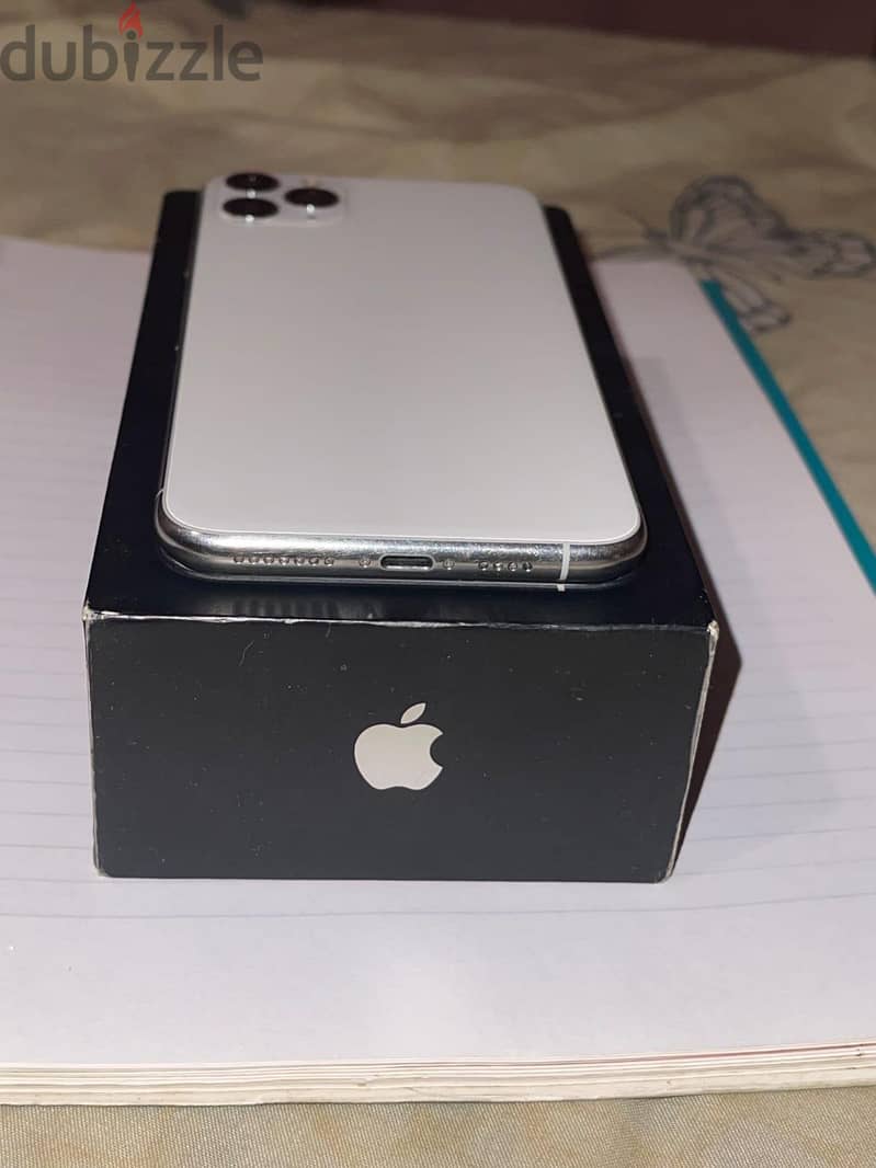 Apple - iPhone 11 Pro Max 3