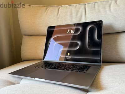 Macbook pro 2019 16inch 32gb ram 1 tera