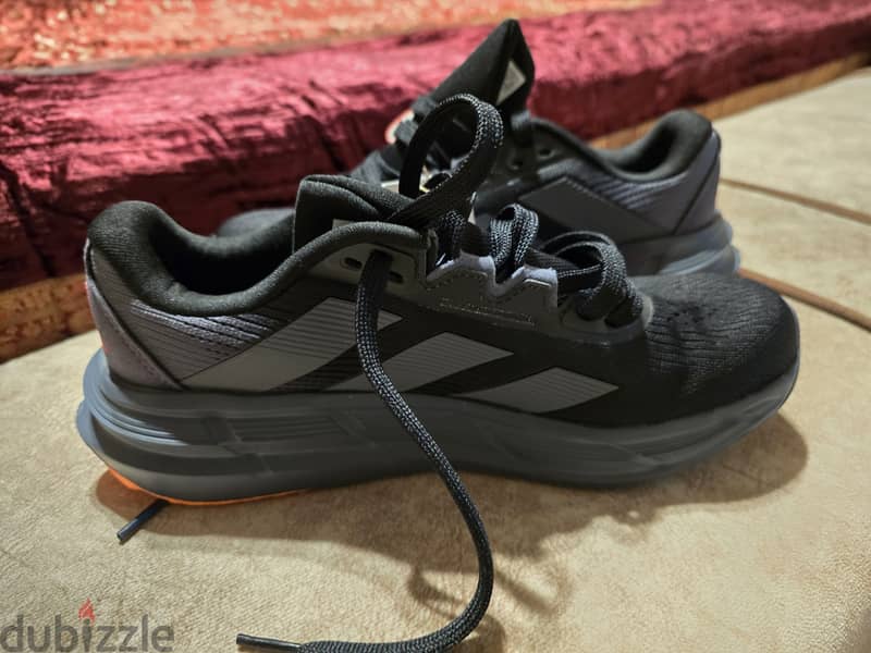Adidas Questar 3 M 2