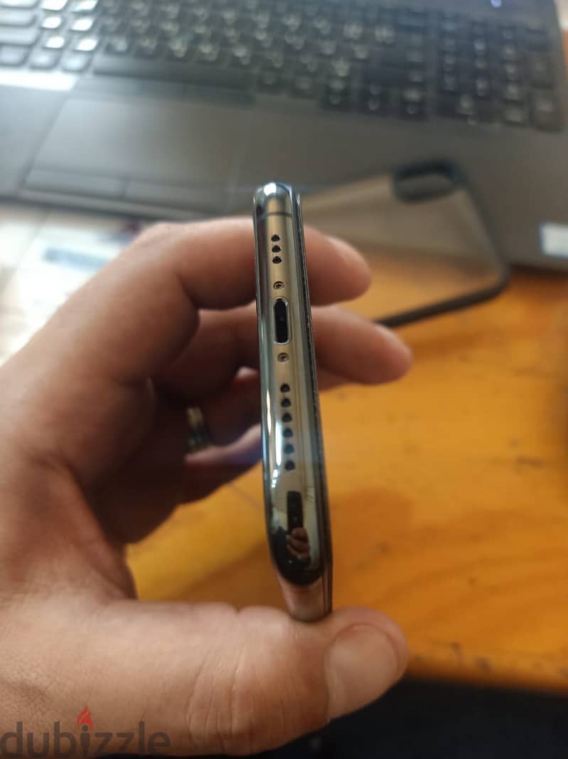 Apple - iPhone XS 1
