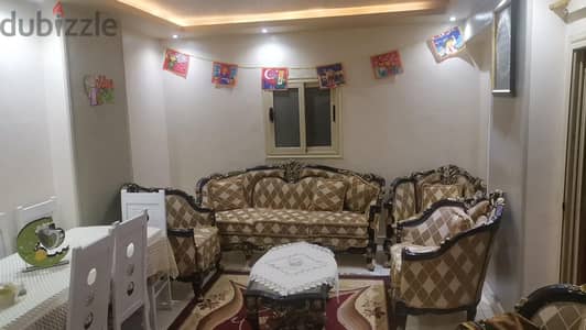 صالون زان كلاسيك كنبة 3+4 كراسي وترابيزة بحالة ممتازة